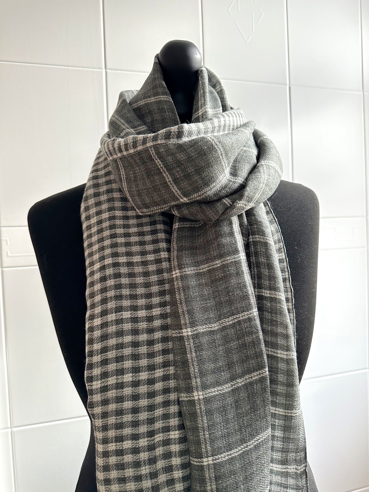 The Goldie Scarf - Black Check